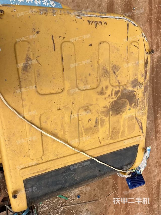 驾驶室顶部（整机外观）