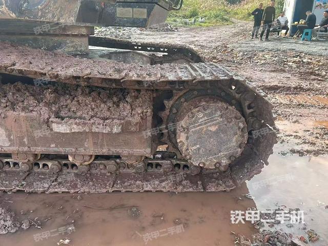 單側(cè)履帶整體（整機(jī)外觀）