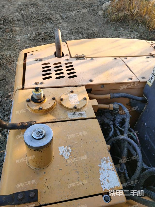 駕駛室頂部（整機(jī)外觀）