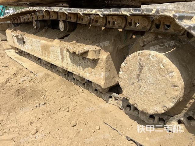 單側(cè)履帶整體（整機(jī)外觀）