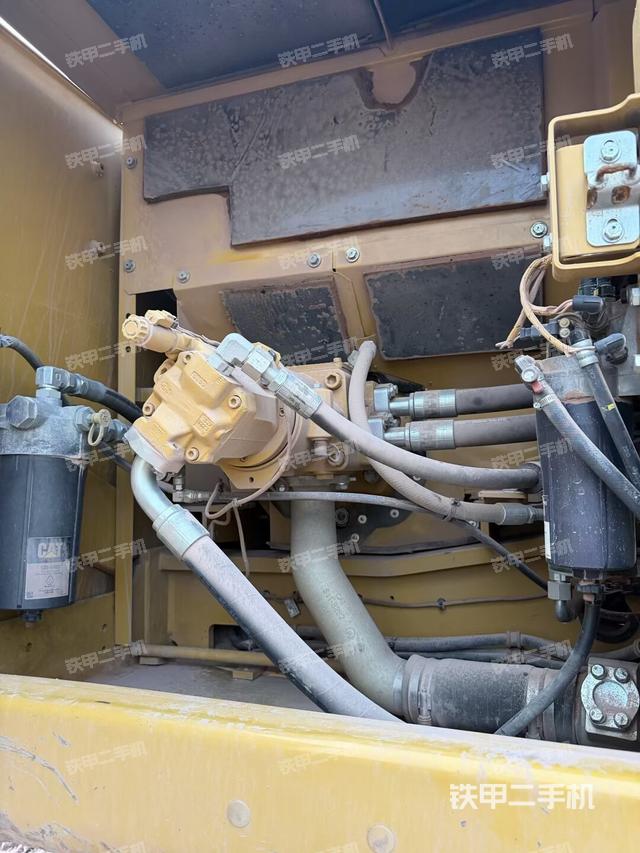 液壓泵斜45?左（大件艙室）