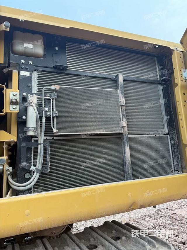 散熱器正面（大件艙室）