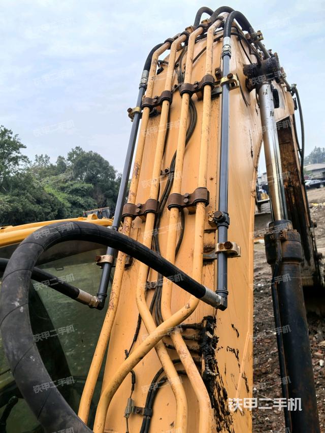 大臂背部俯视（工作和回转装置）