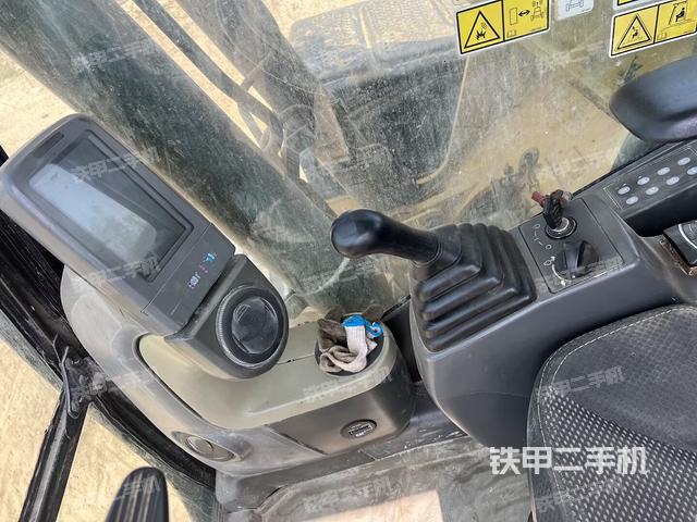 駕駛室整體（整機(jī)外觀）