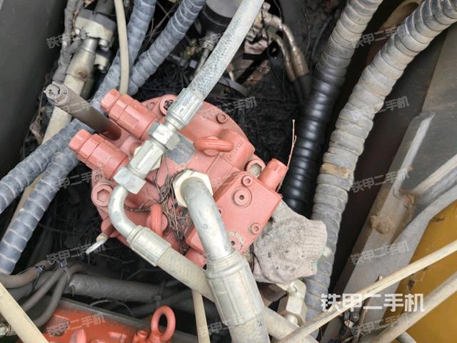 回轉(zhuǎn)馬達（上車部件）