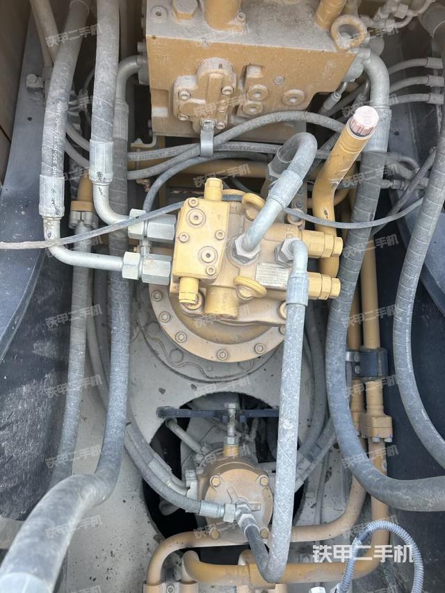 回轉(zhuǎn)馬達(dá)（上車部件）