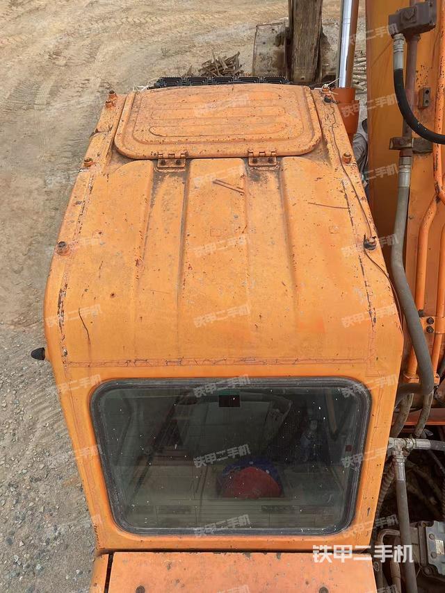 駕駛室頂部（整機(jī)外觀）