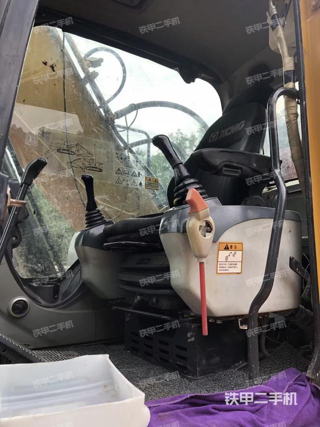 驾驶室整体（整机外观）