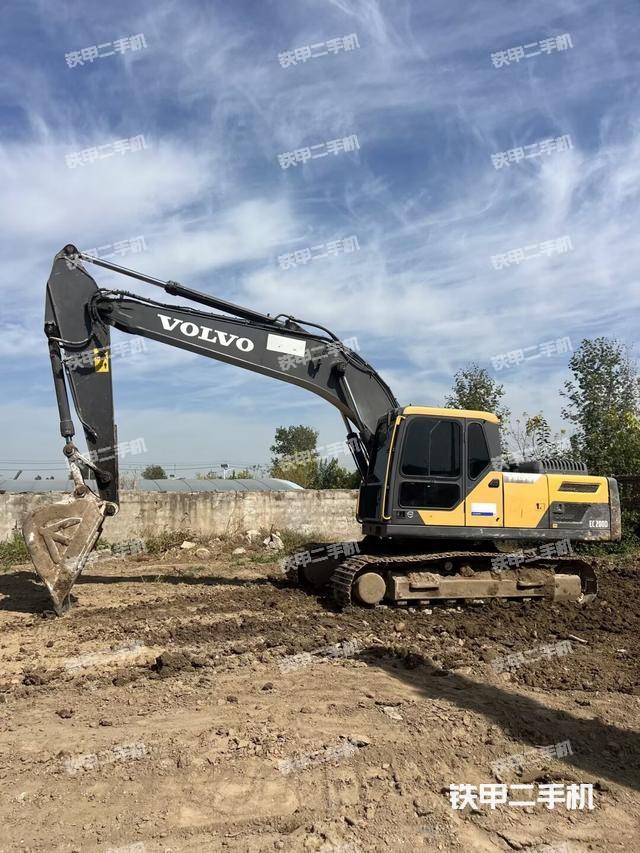 沃尔沃EC200 D挖掘机