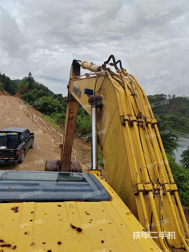 驾驶室顶部（整机外观）