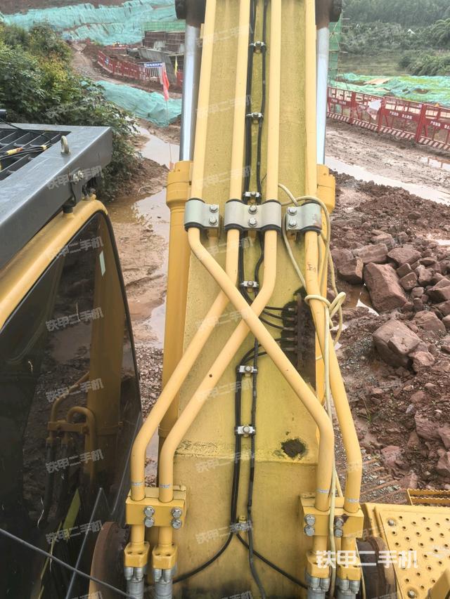 大臂背部俯視（工作和回轉(zhuǎn)裝置）