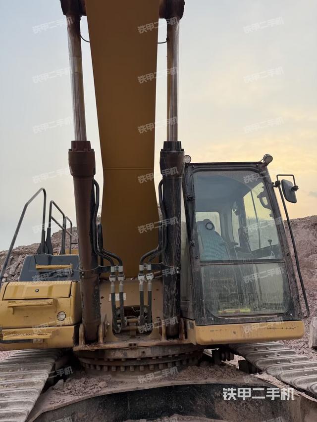 大臂油缸整體?豎拍（工作和回轉裝置）