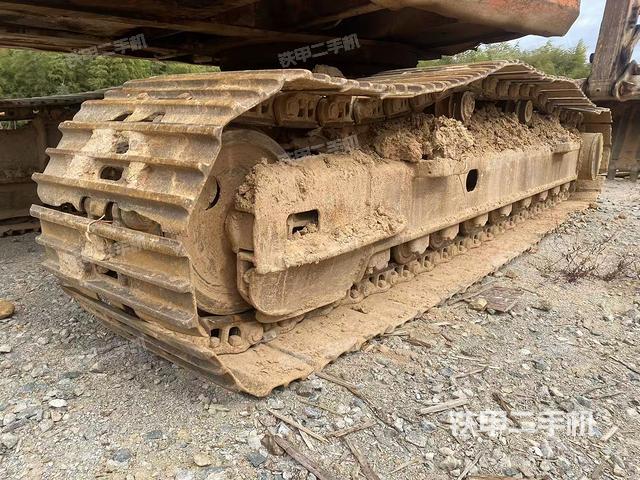 單側(cè)履帶整體（整機(jī)外觀）