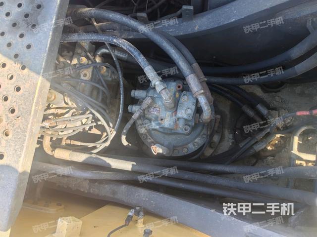 回转马达和主控阀（整机外观）