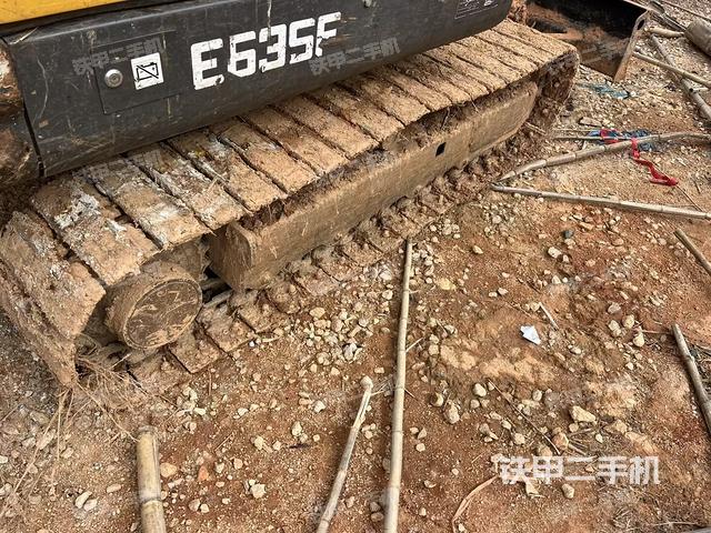 单侧履带整体（整机外观）