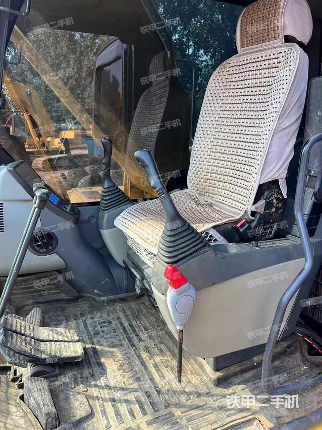 驾驶室整体（整机外观）