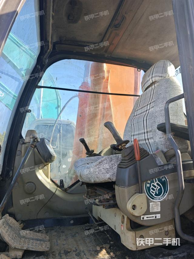 驾驶室整体（整机外观）