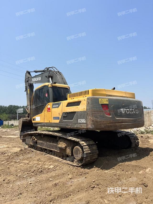 沃尔沃EC250DL挖掘机