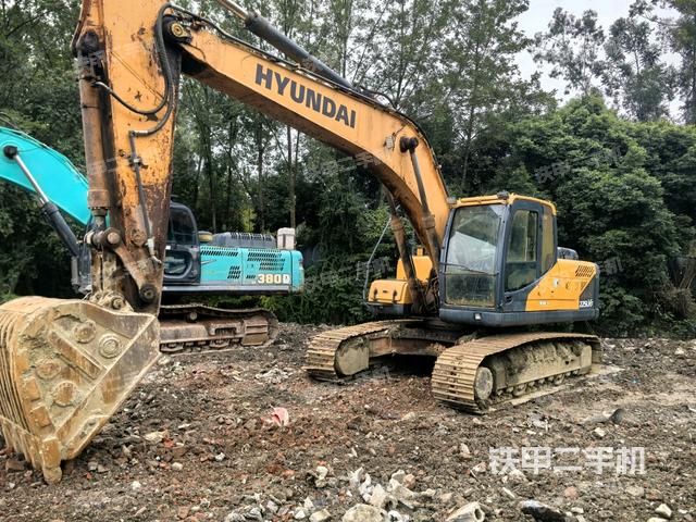 现代R225LVS挖掘机