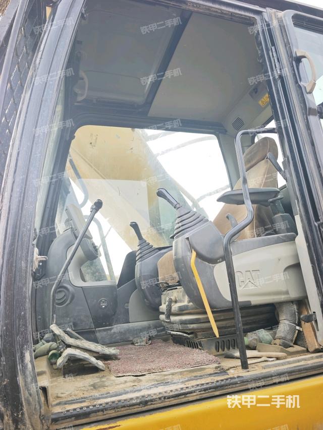 驾驶室整体（整机外观）