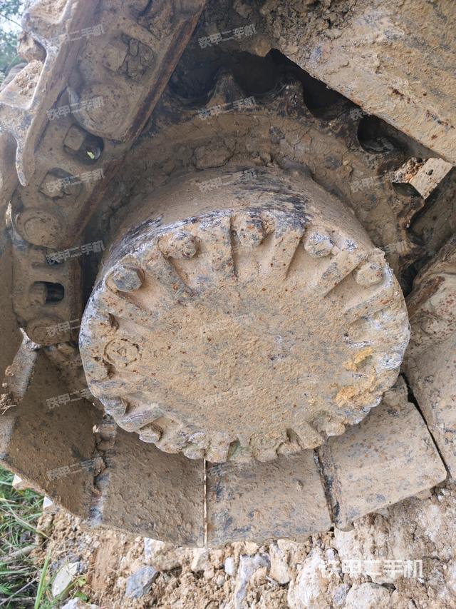 右驅(qū)動(dòng)輪（行走機(jī)構(gòu)）