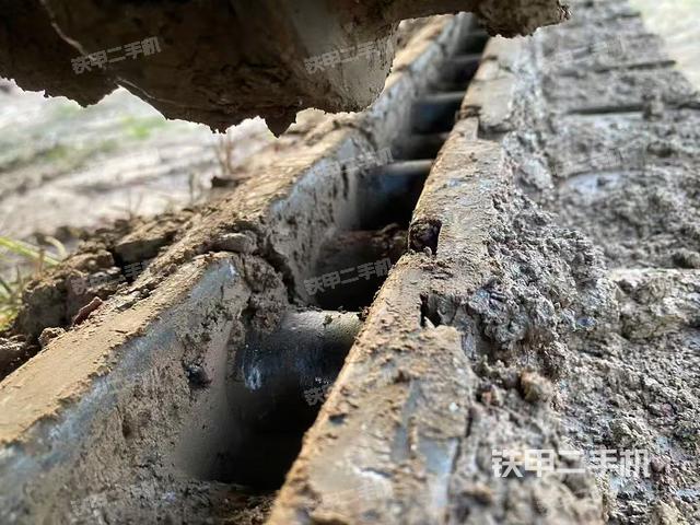 单侧履带整体（整机外观）