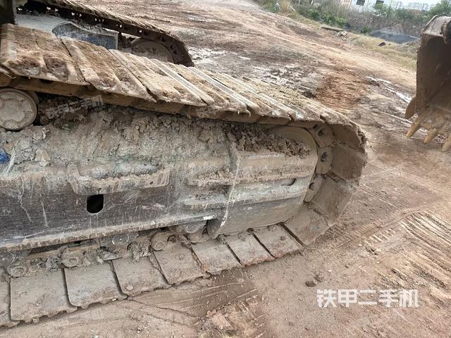 左側(cè)行走馬達(dá)蓋板（行走機(jī)構(gòu)）