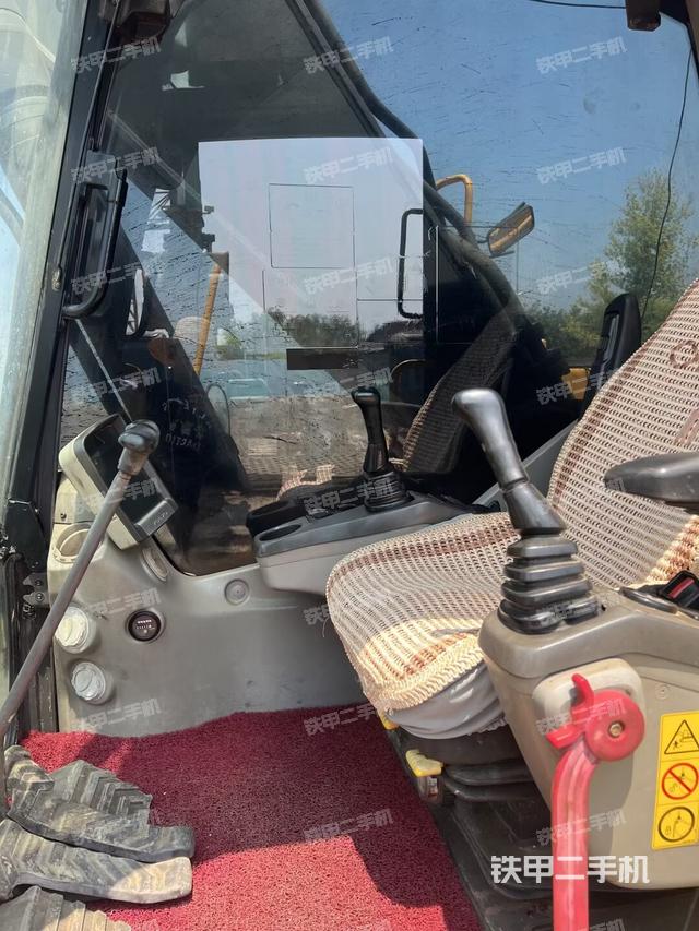 驾驶室整体（整机外观）