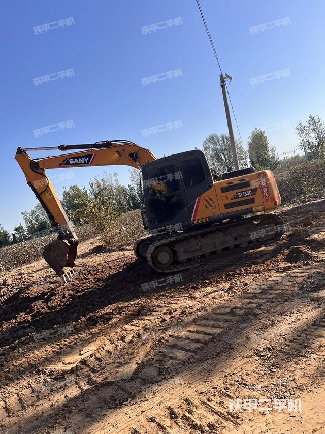 三一重工SY135C挖掘機