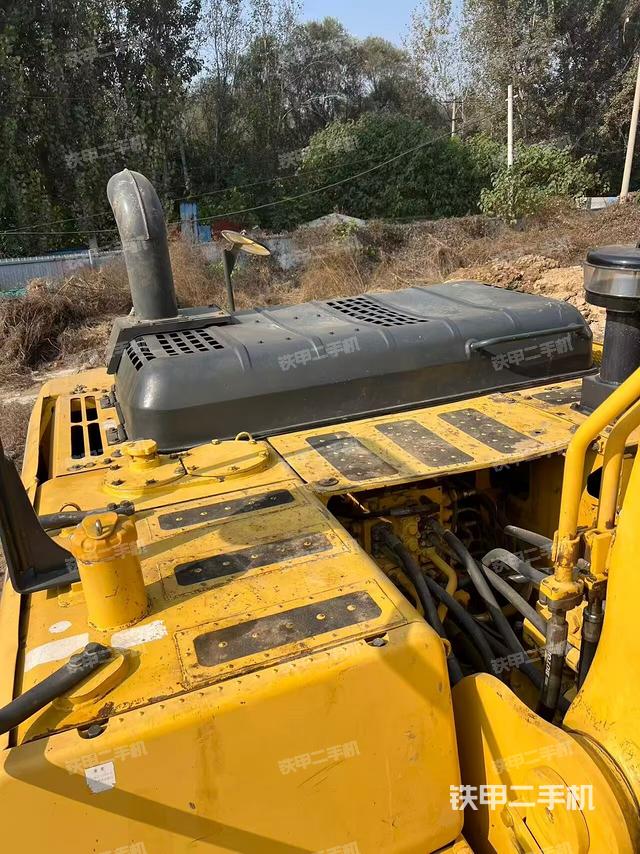 驾驶室顶部（整机外观）