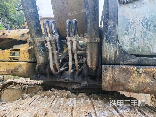 大臂油缸整體?豎拍（工作和回轉(zhuǎn)裝置）