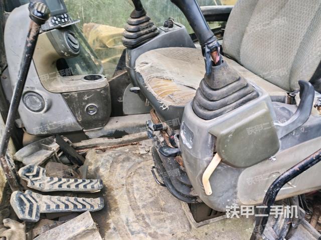 駕駛室正側(cè)（駕駛室部分）