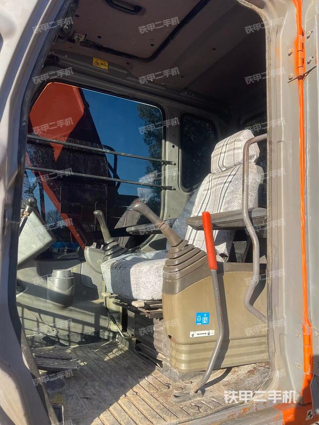 驾驶室整体（整机外观）