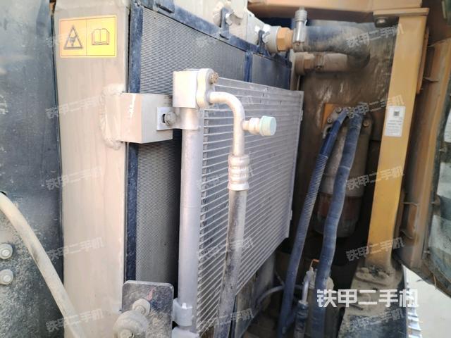 回轉(zhuǎn)馬達(dá)和主控閥（整機外觀）