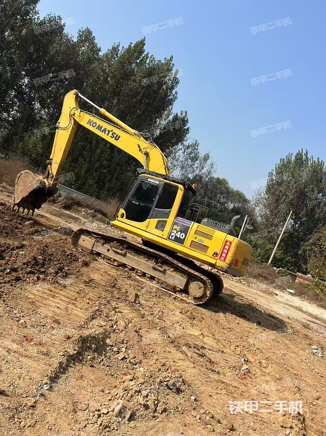 小松PC240LC-8M0挖掘机