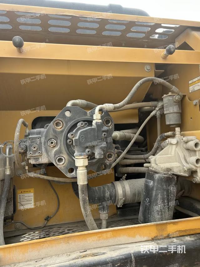 液壓泵斜45?左（大件艙室）