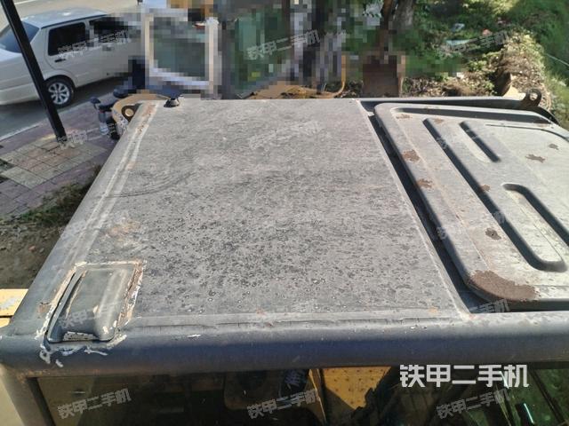 駕駛室頂部（整機外觀）