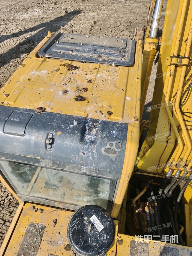 駕駛室頂部（整機外觀）