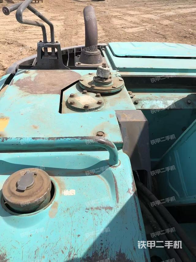 駕駛室頂部（整機(jī)外觀）