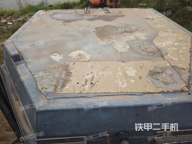 驾驶室操作台（设备外观及核心部件）