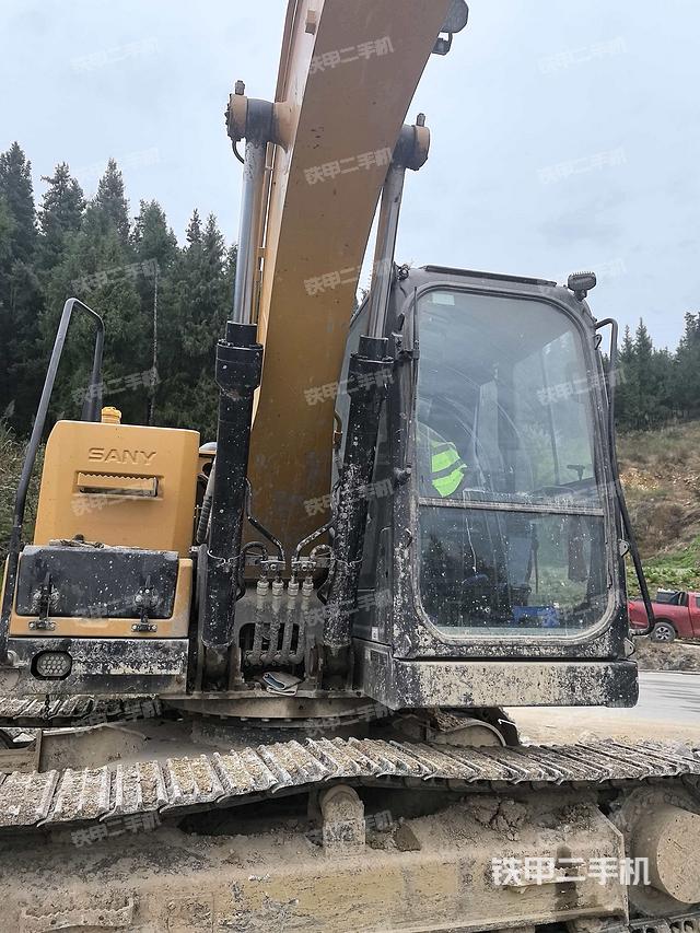 單側(cè)履帶整體（整機(jī)外觀）