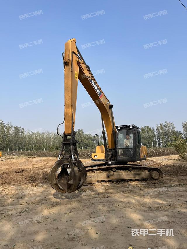 驾驶室整体（整机外观）