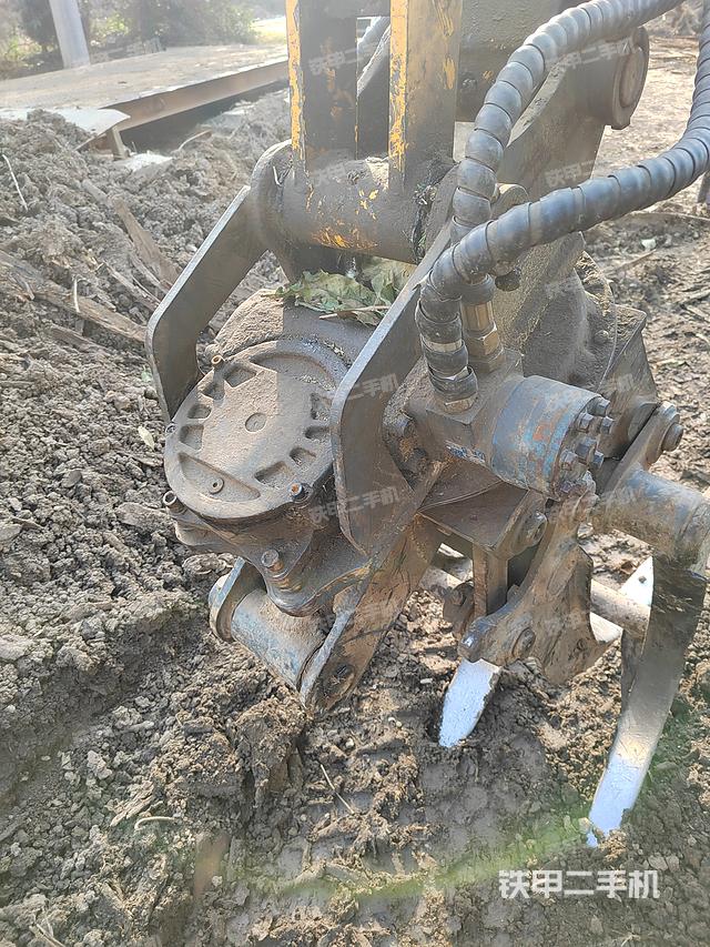 單側(cè)履帶整體（整機(jī)外觀）