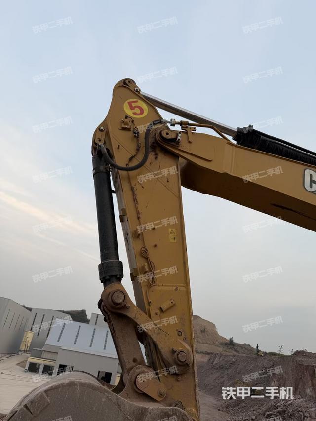 小臂整體左后（工作和回轉裝置）