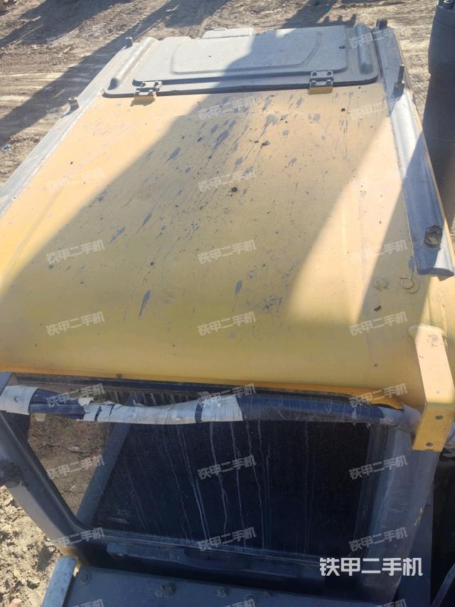 驾驶室顶部（整机外观）