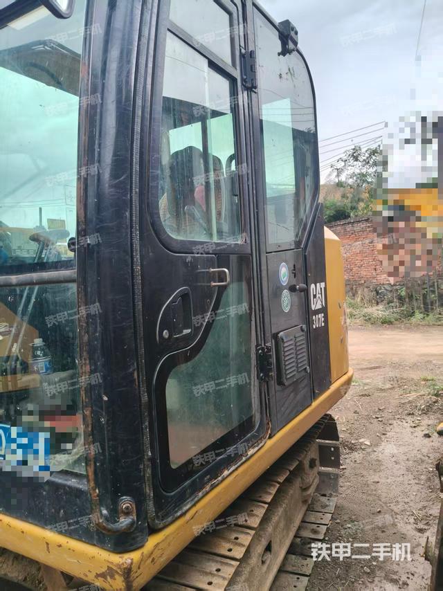 駕駛室整體（整機(jī)外觀）