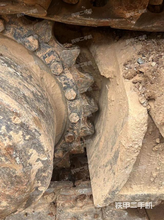 單側(cè)履帶整體（整機(jī)外觀）