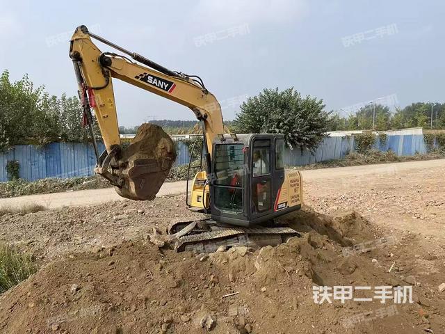 駕駛室頂部（整機外觀）