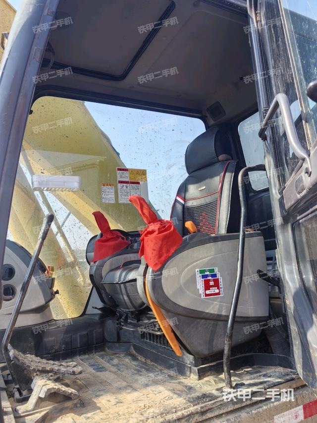 駕駛室整體（整機(jī)外觀）