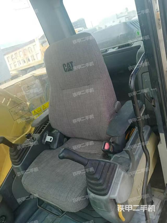 駕駛室整體（整機外觀）